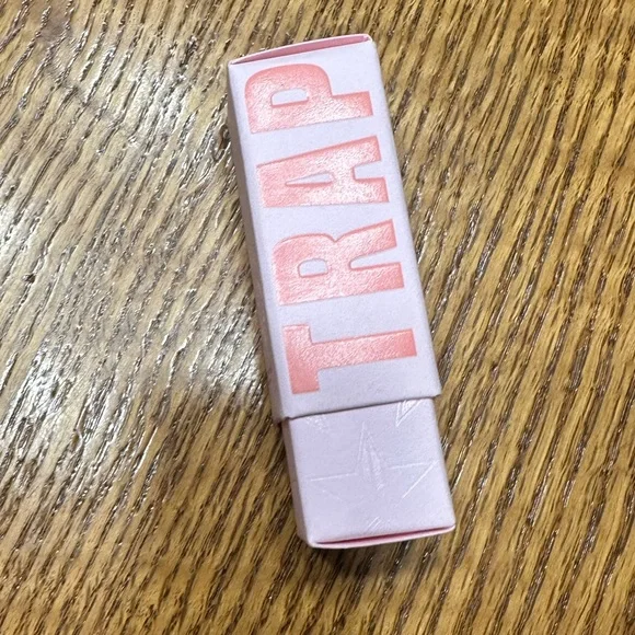 Jeffree Star Velvet Trap Lipstick Shade Androgyny - Picture 4 of 4